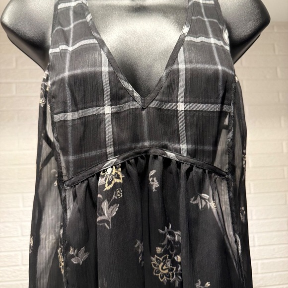 Converse One Star Top Plaid Floral Sleeveless V Neck Blouse - Picture 2 of 4